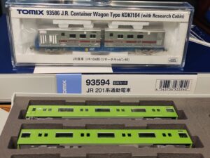 TOMIX 93586 JR貨車 コキ104形(リサーチキャビン付) 93594 JR201系通勤電車（JR西日本30N更新車・ウグイス・混色床下)セット