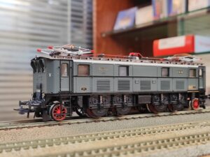 ROCO 7510142 Electric locomotive E 16 09, DRG
